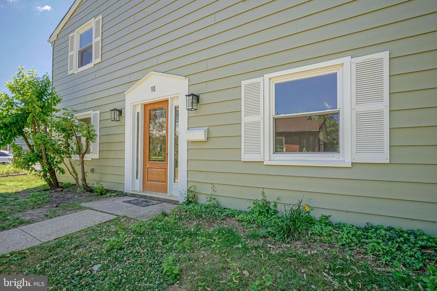 10 Radcliff Pl Property Photo 1
