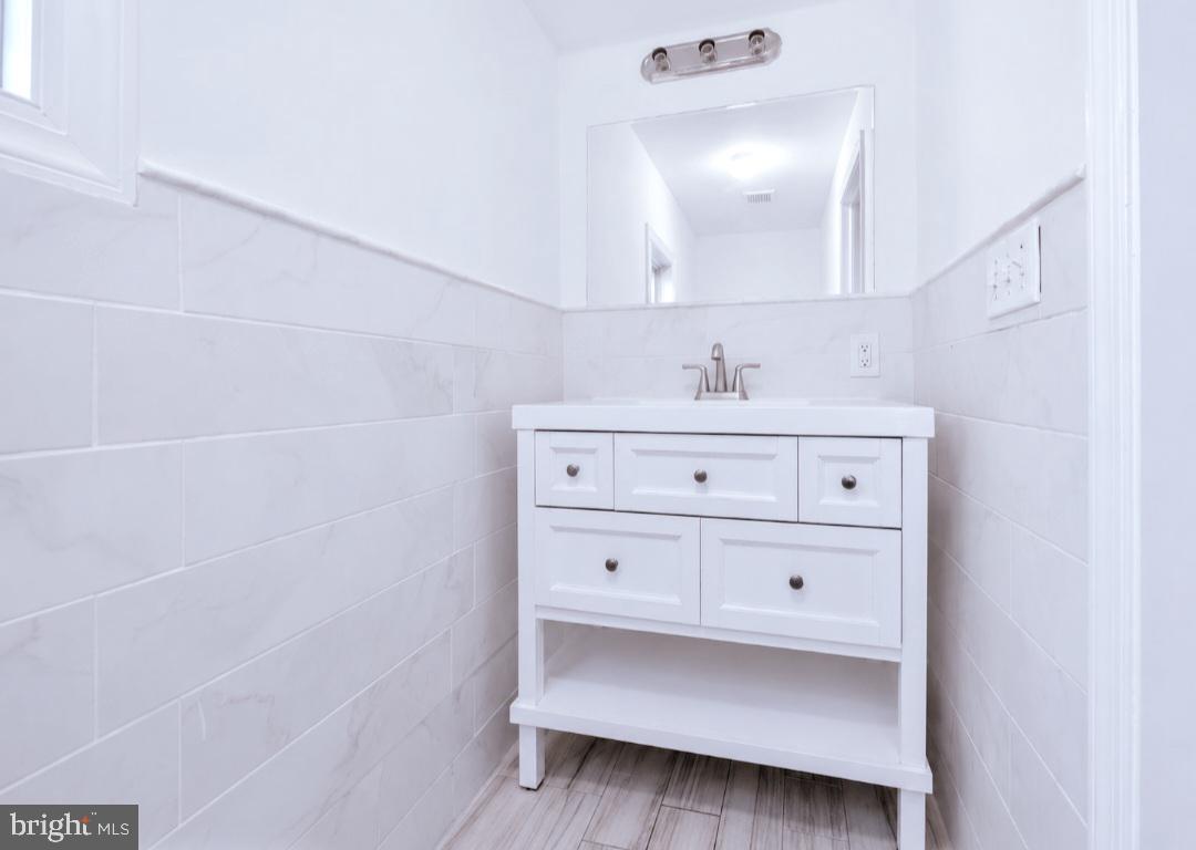 38 E Hancock St Property Photo 6