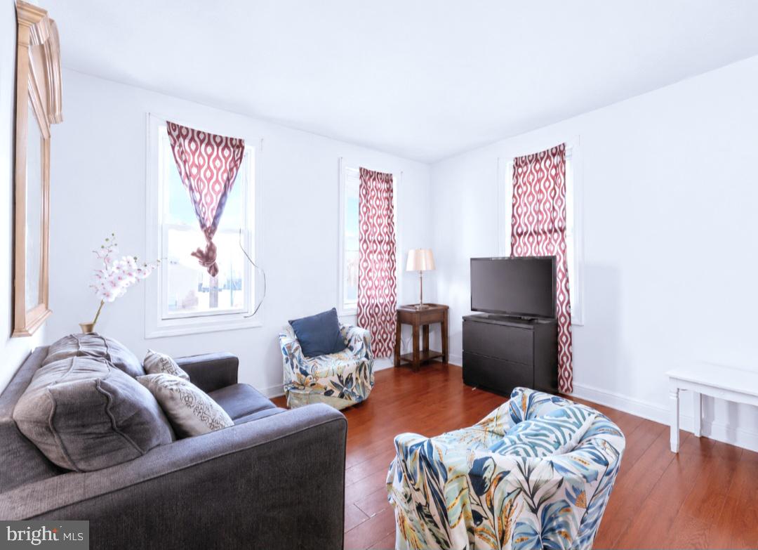 38 E Hancock St Property Photo 19