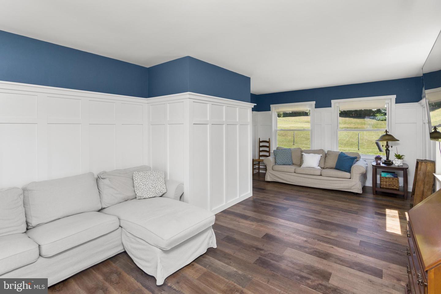 192 Yorkshire Ter Property Photo 23