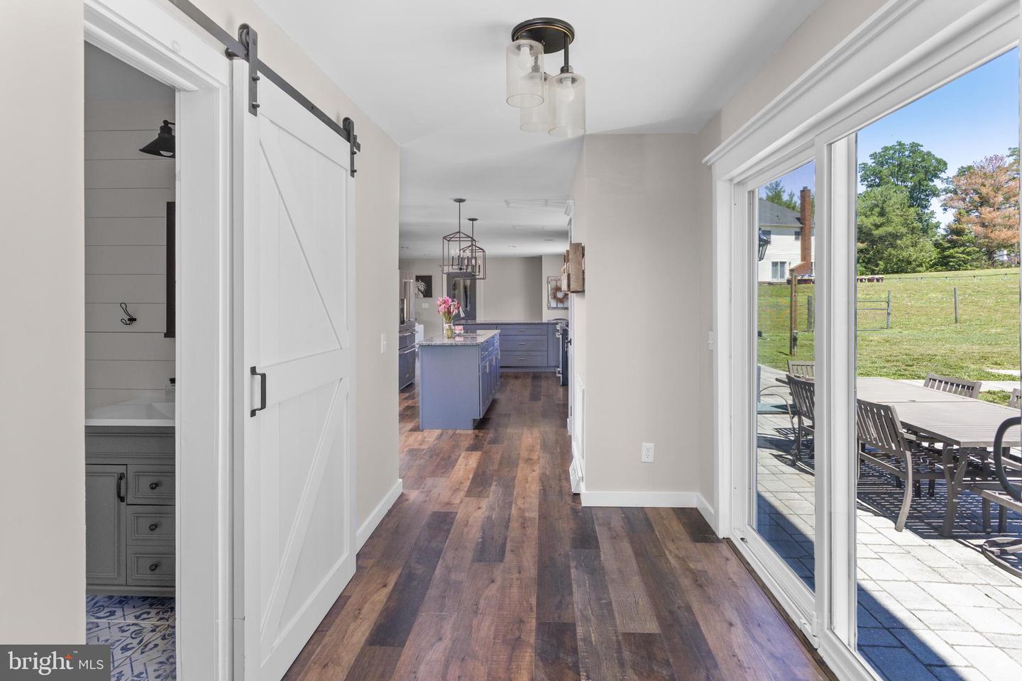 192 Yorkshire Ter Property Photo 24