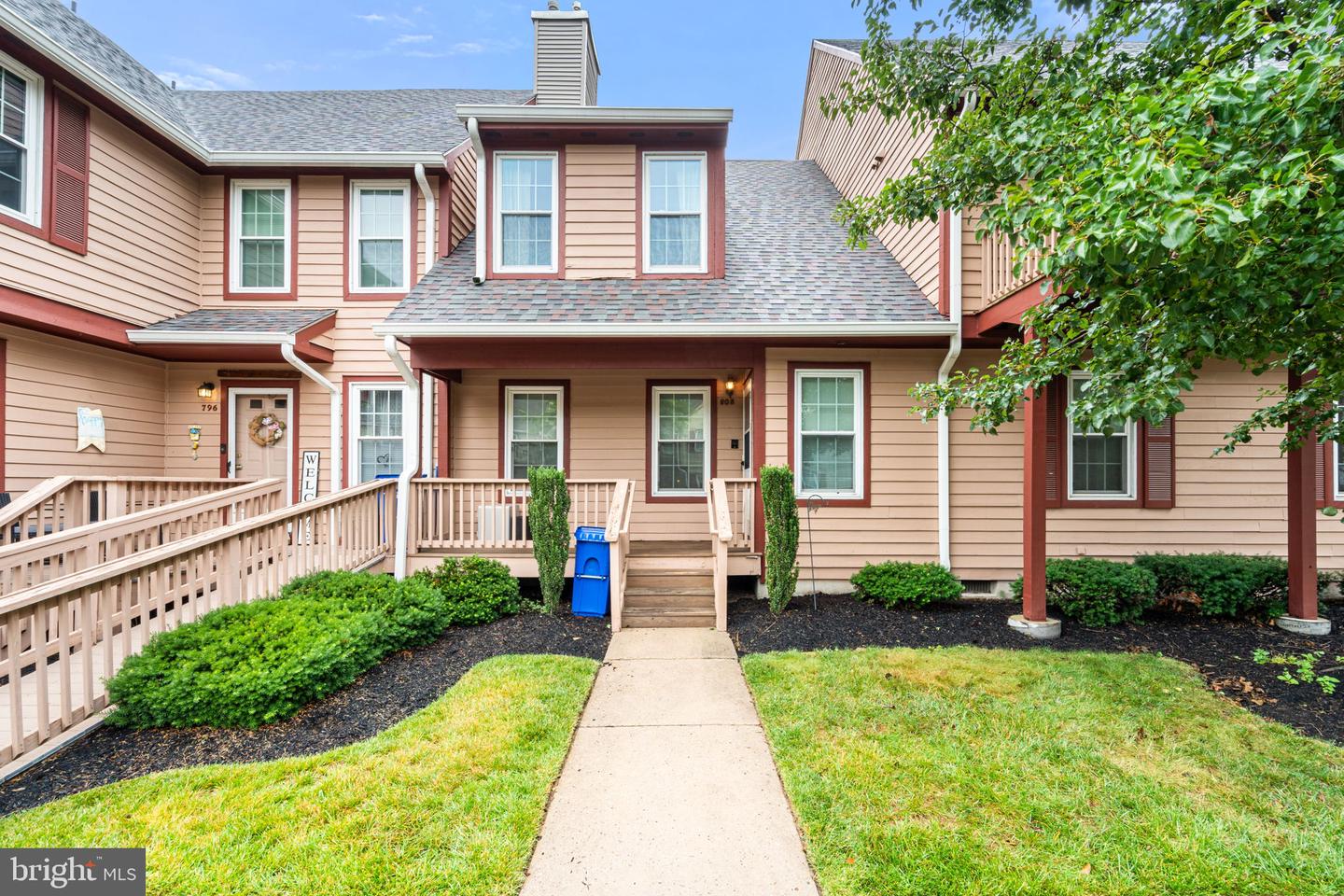 808 WESTFIELD DR