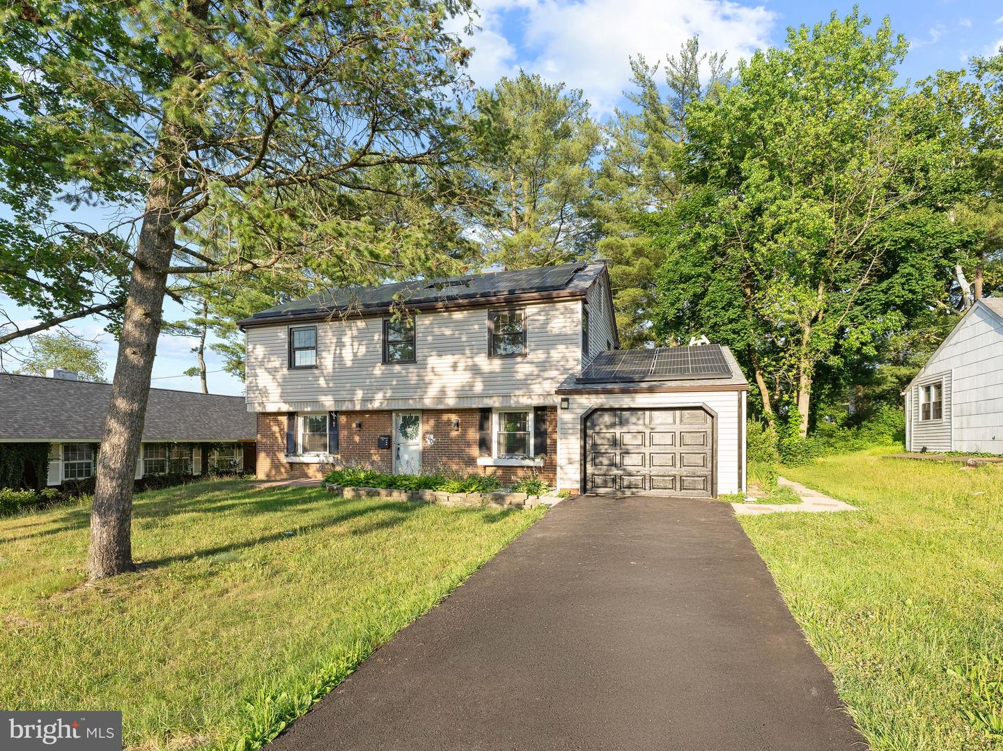 60 Pinafore Ln Property Photo 2