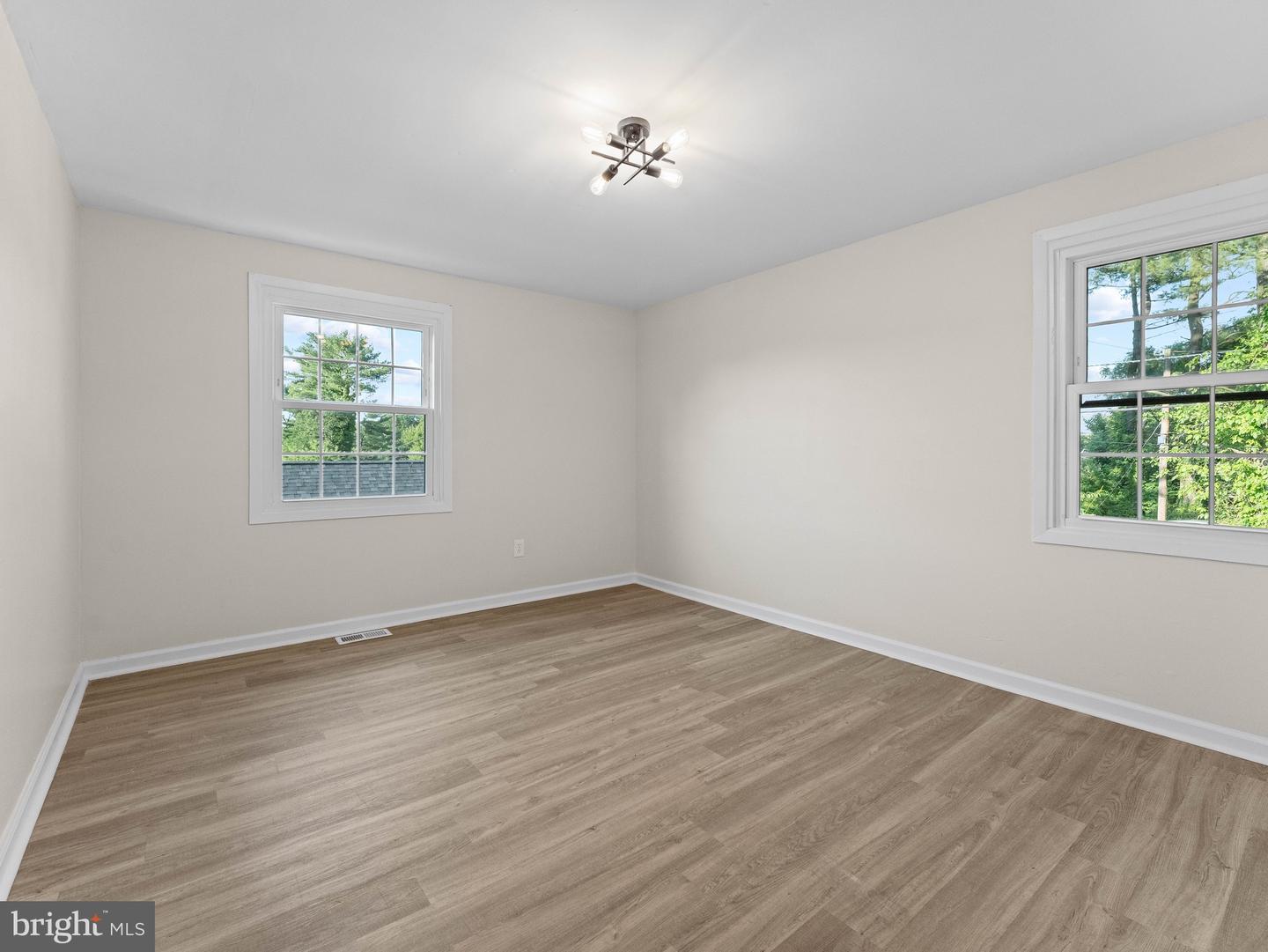 60 Pinafore Ln Property Photo 22
