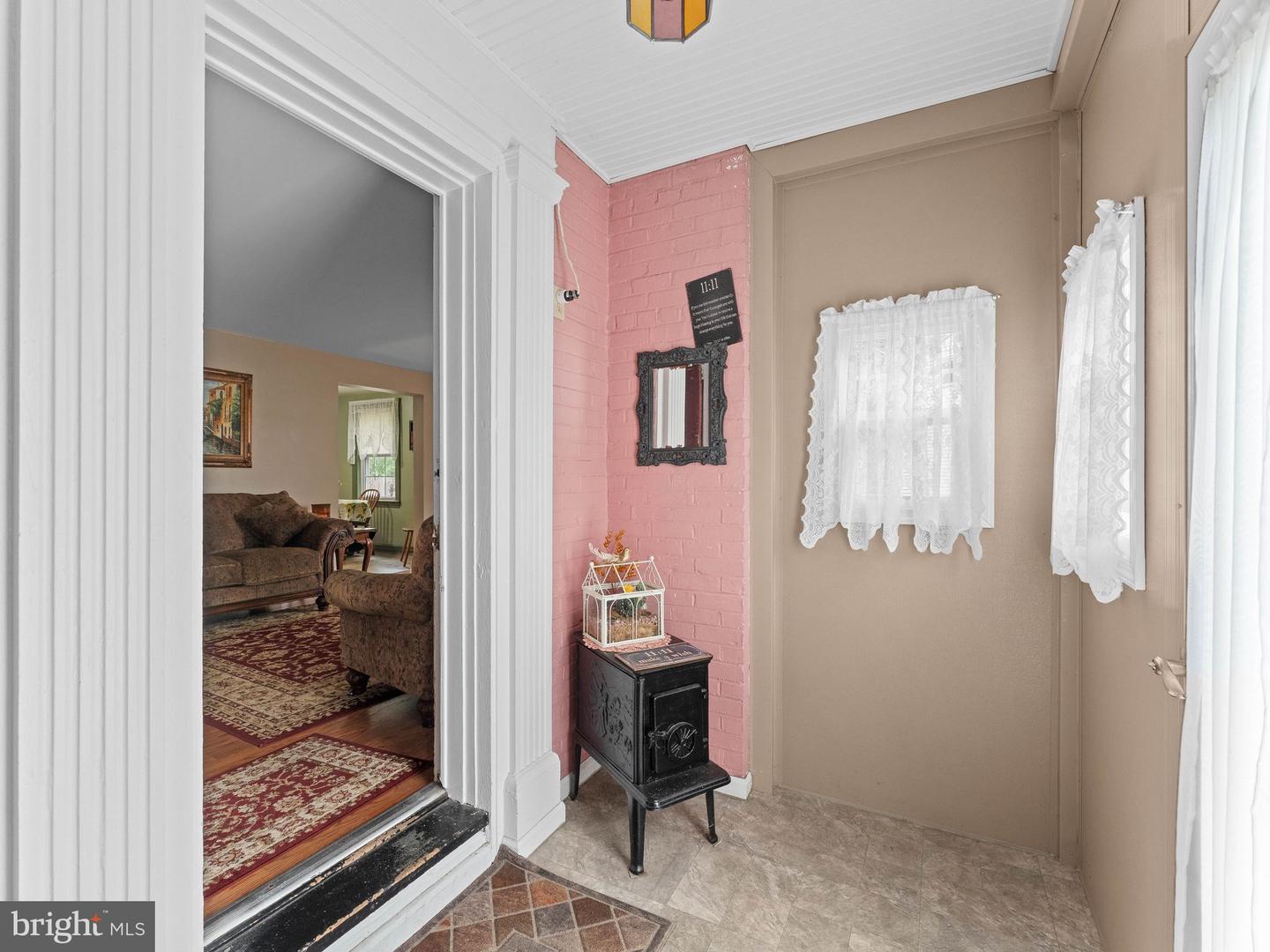 52 Devon Rd Property Photo 5