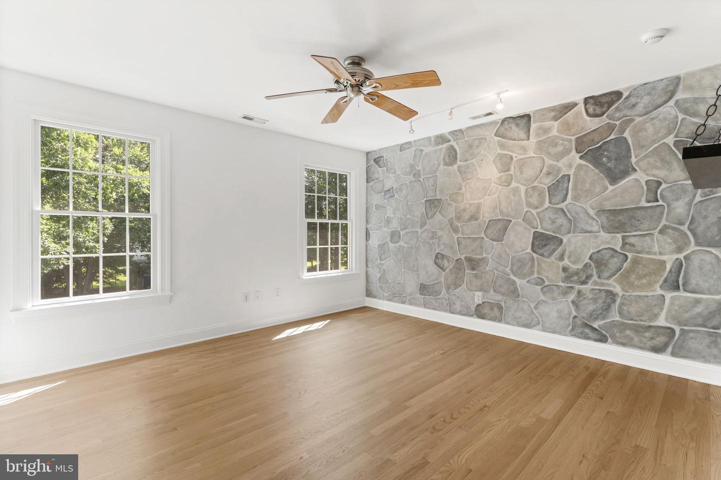 35 Stanwyck Rd Property Photo 41