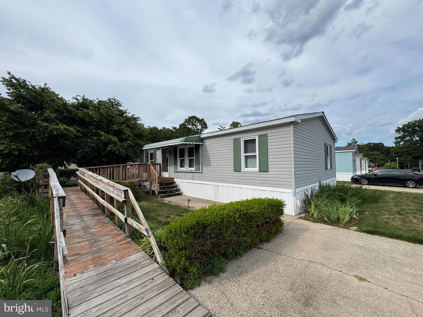 5 TARA DR