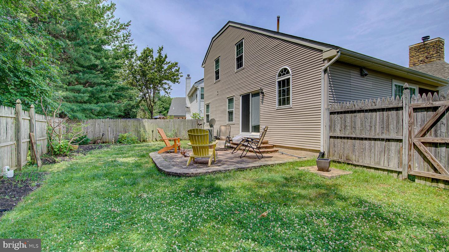 24 Foxchase Dr Property Photo 4
