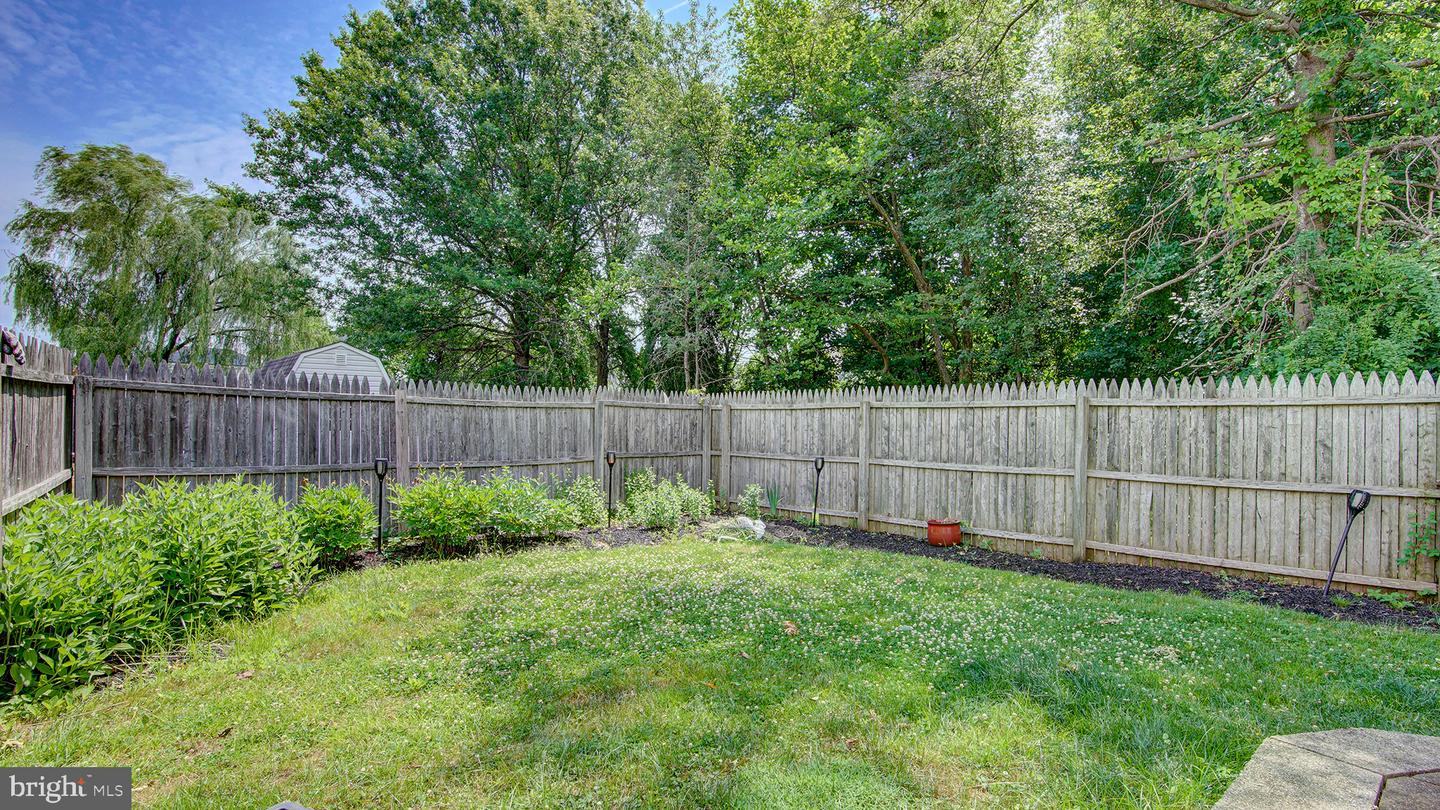 24 Foxchase Dr Property Photo 6