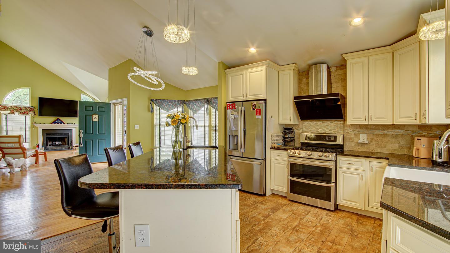 24 Foxchase Dr Property Photo 15