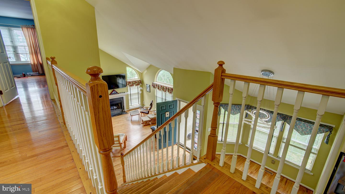 24 Foxchase Dr Property Photo 30