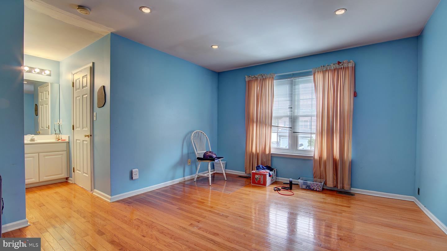 24 Foxchase Dr Property Photo 31