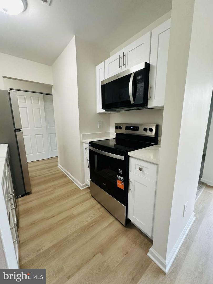 16-b E Daisy La Property Photo 3