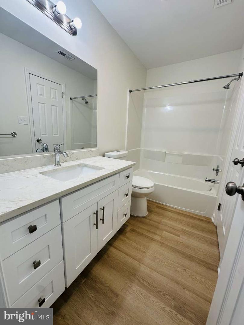 16-b E Daisy La Property Photo 7