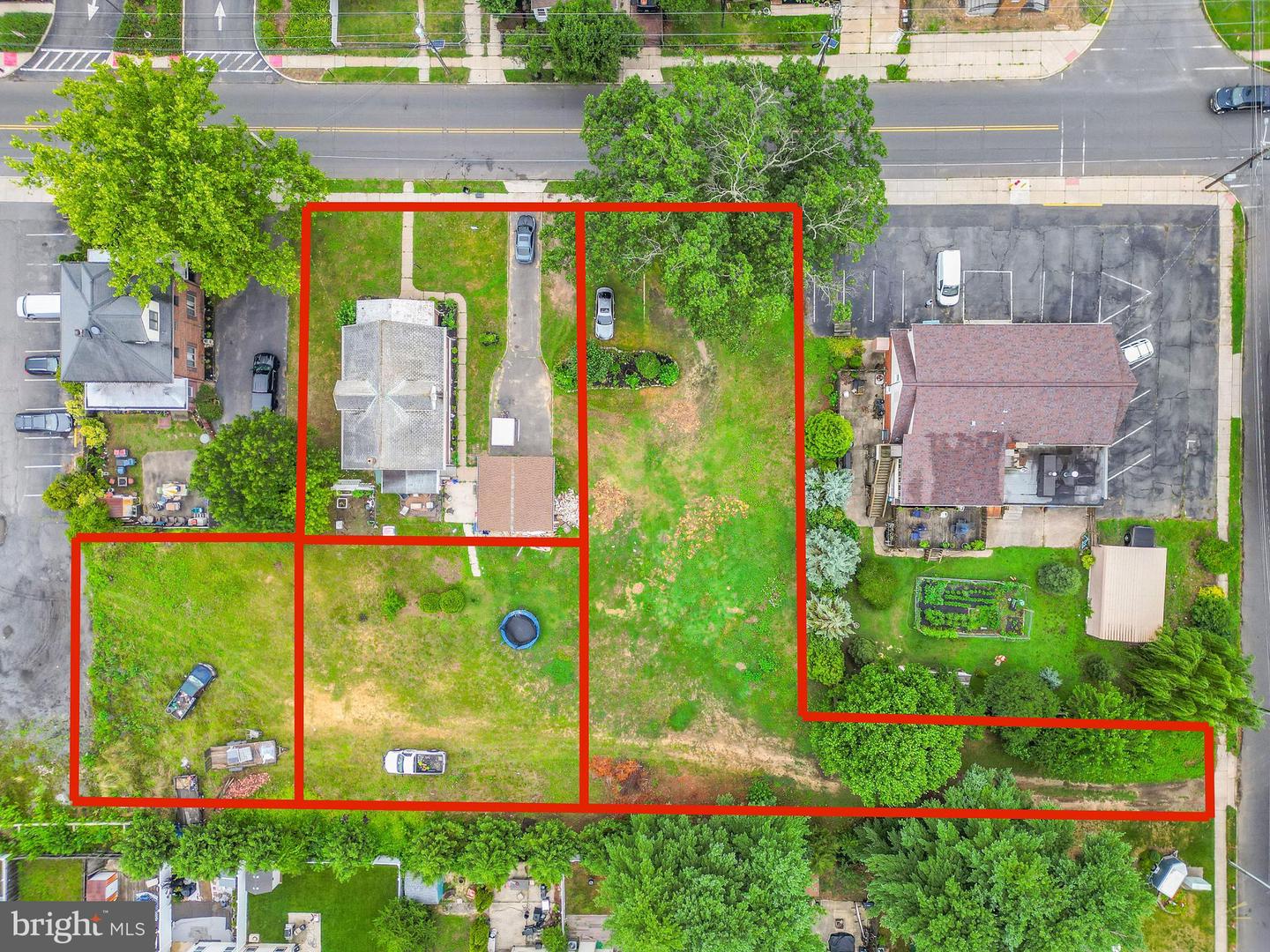 1243 Hornberger Ave Property Photo 4