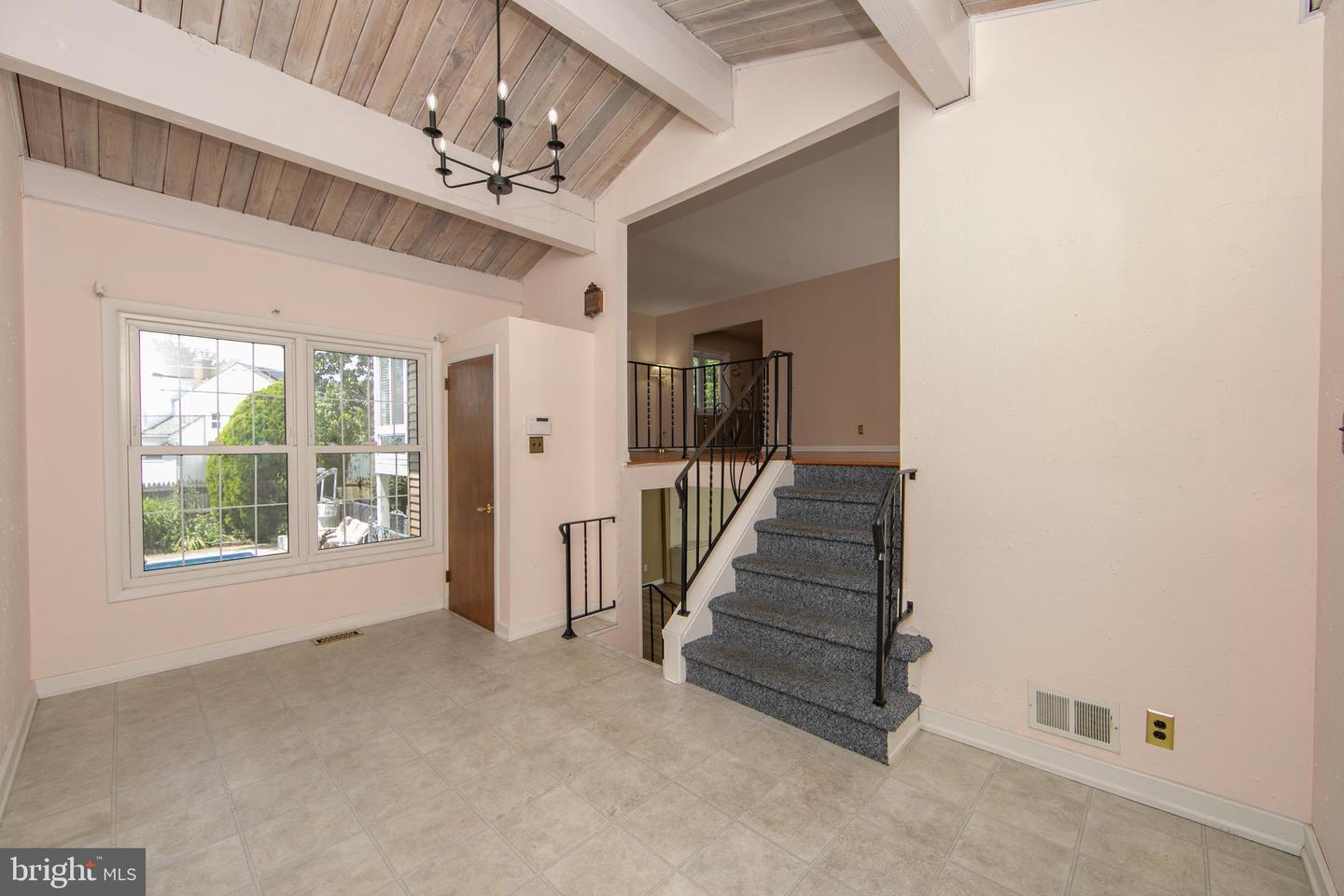 809 Charleston Rd Property Photo 4