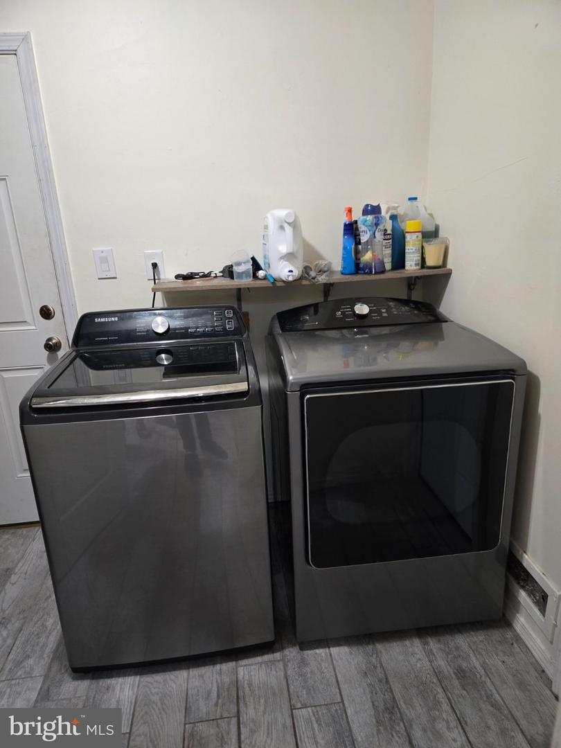 9 Hornblende Ln Property Photo 2