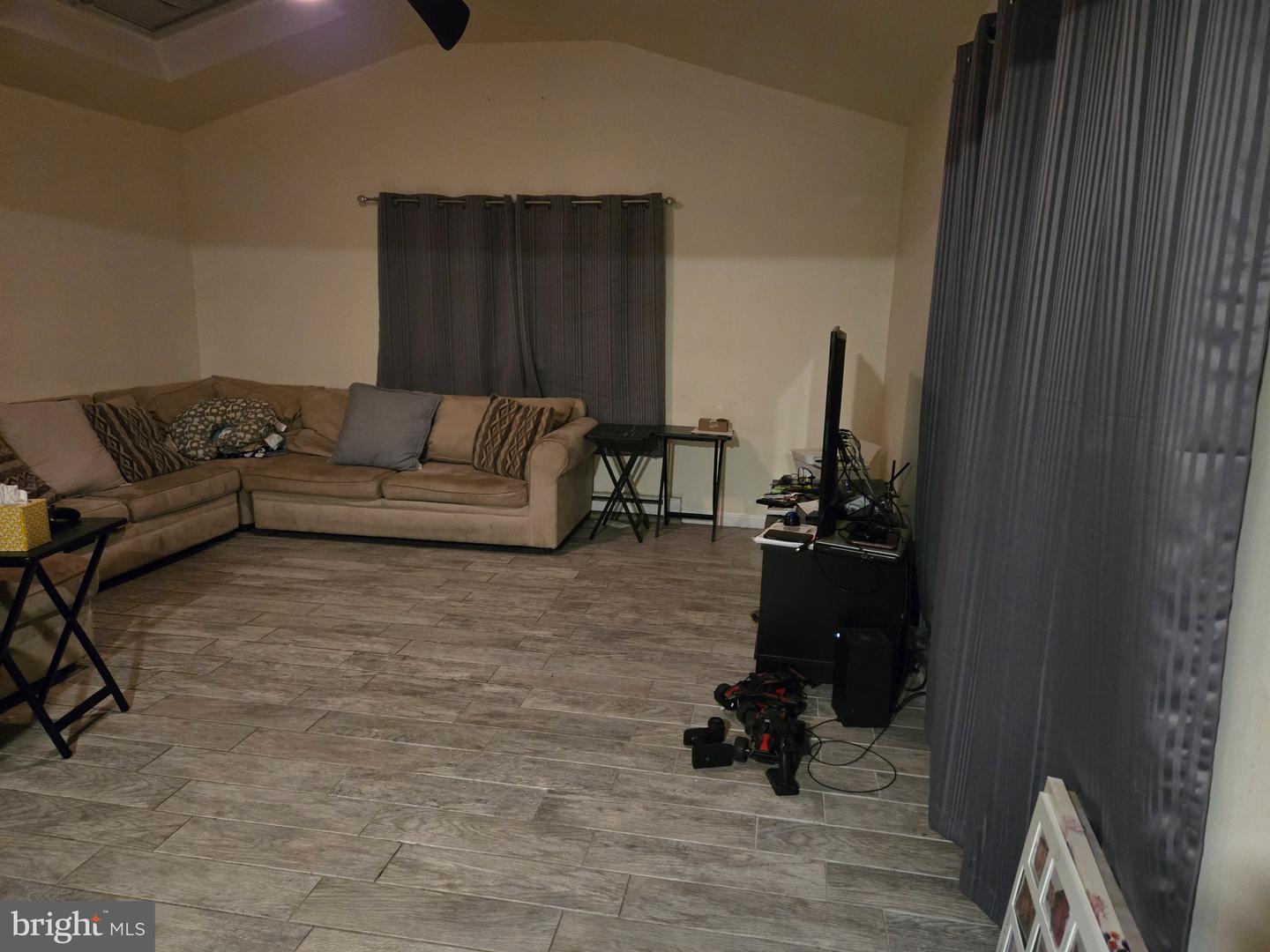 9 Hornblende Ln Property Photo 12