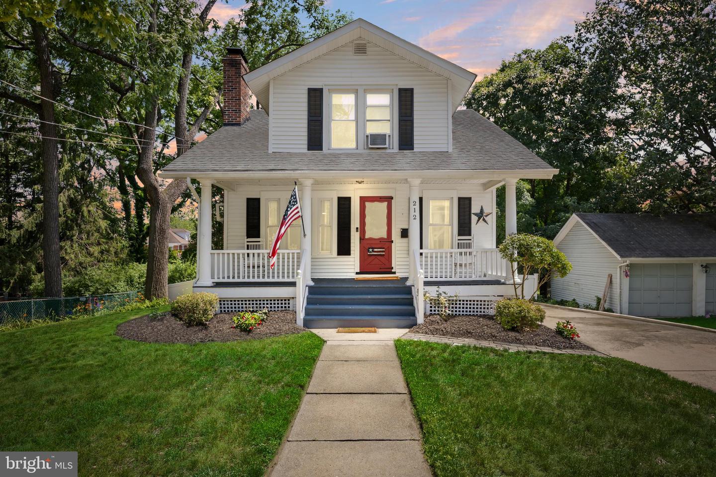 212 Ridgway St Property Photo 1