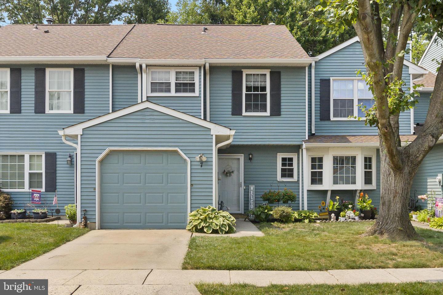 7 Fairfax Ct Property Photo 1