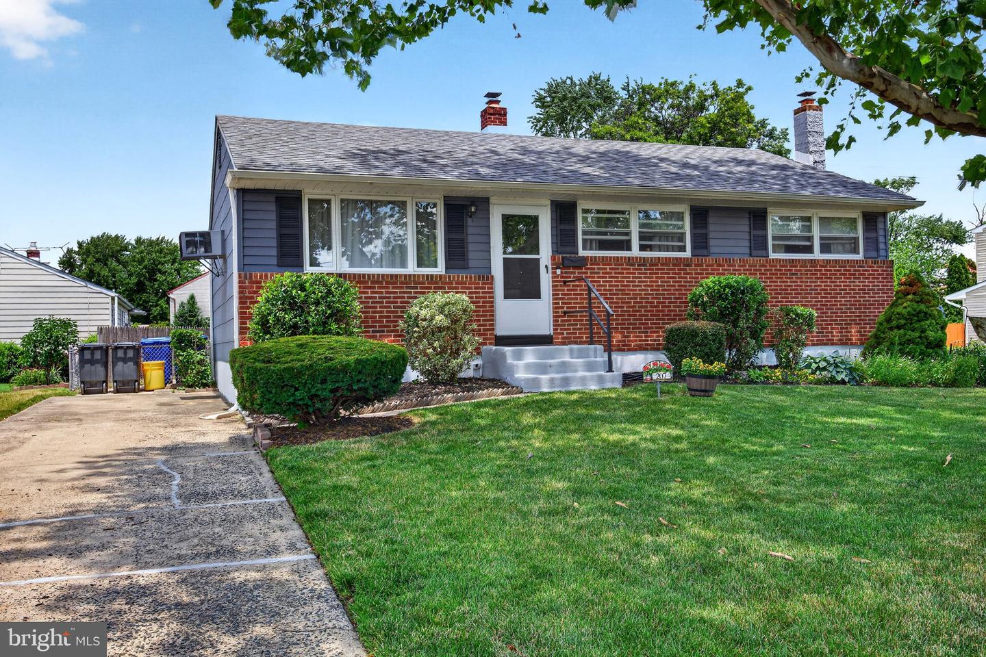 207 S Garden Blvd Property Photo 1