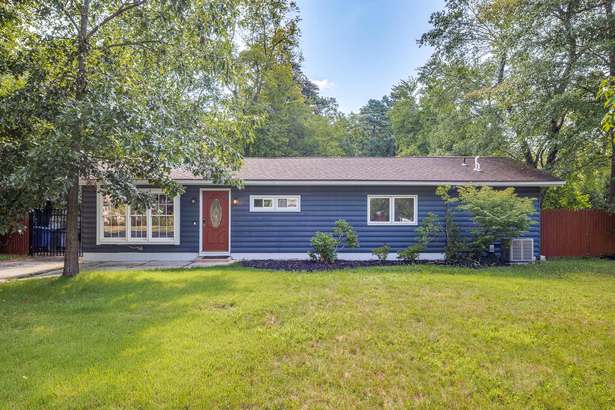 227 Taunton Blvd Property Photo 1