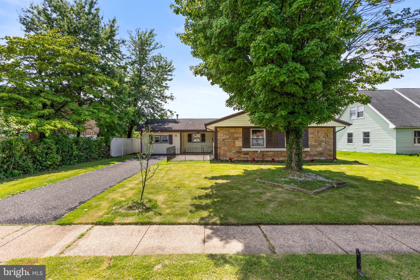 77 Elderberry Ln Property Photo 1