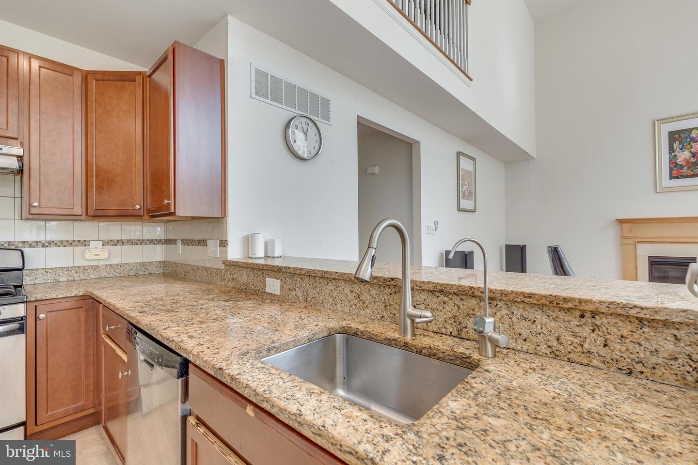 506 Quarter Moon Ct Property Photo 17
