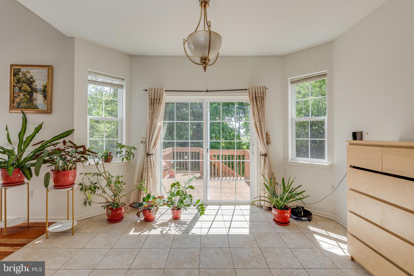 506 Quarter Moon Ct Property Photo 18