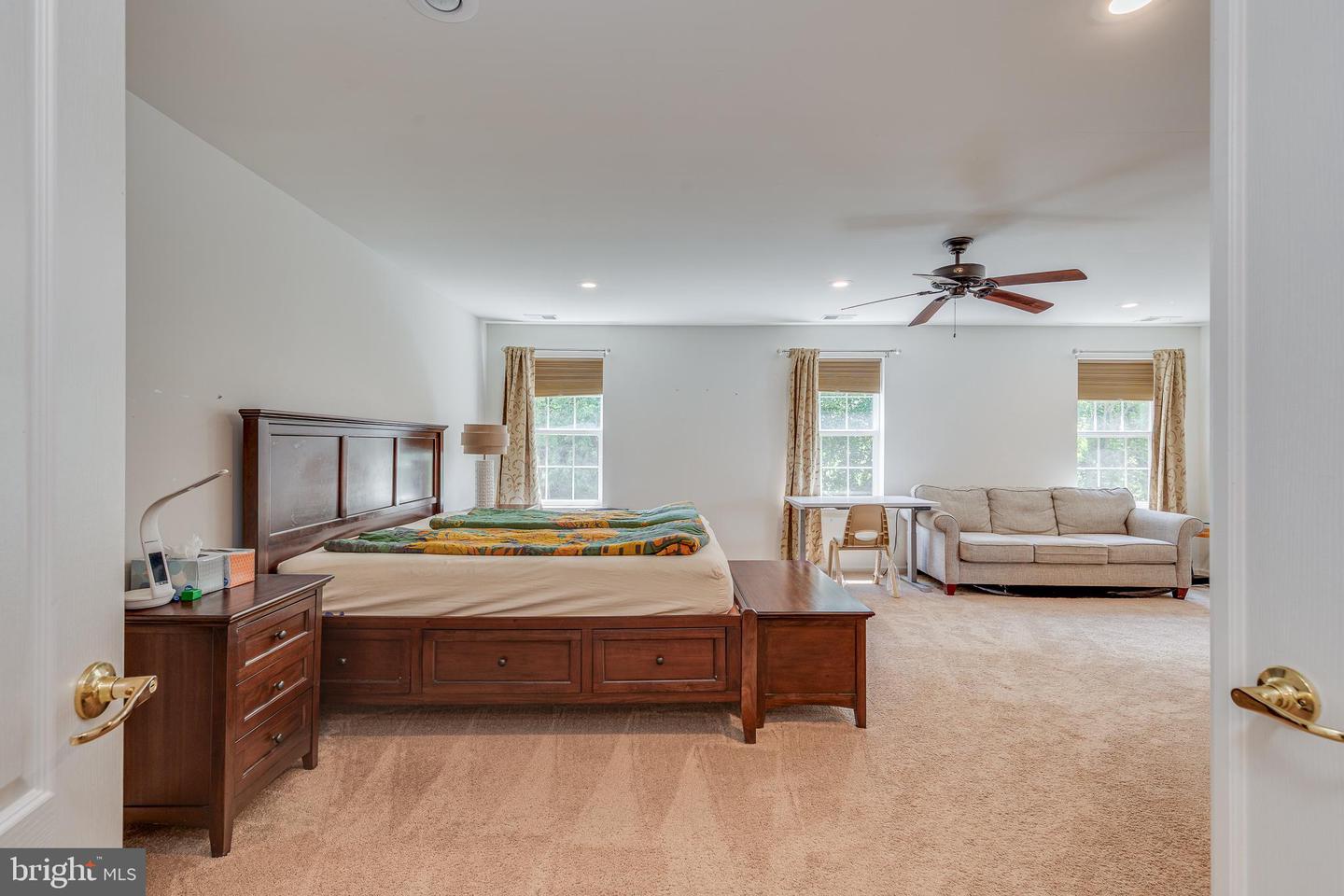 506 Quarter Moon Ct Property Photo 32