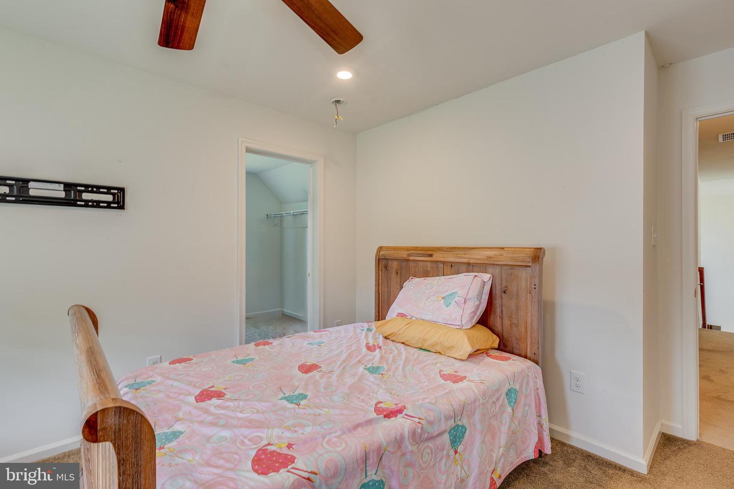 506 Quarter Moon Ct Property Photo 35