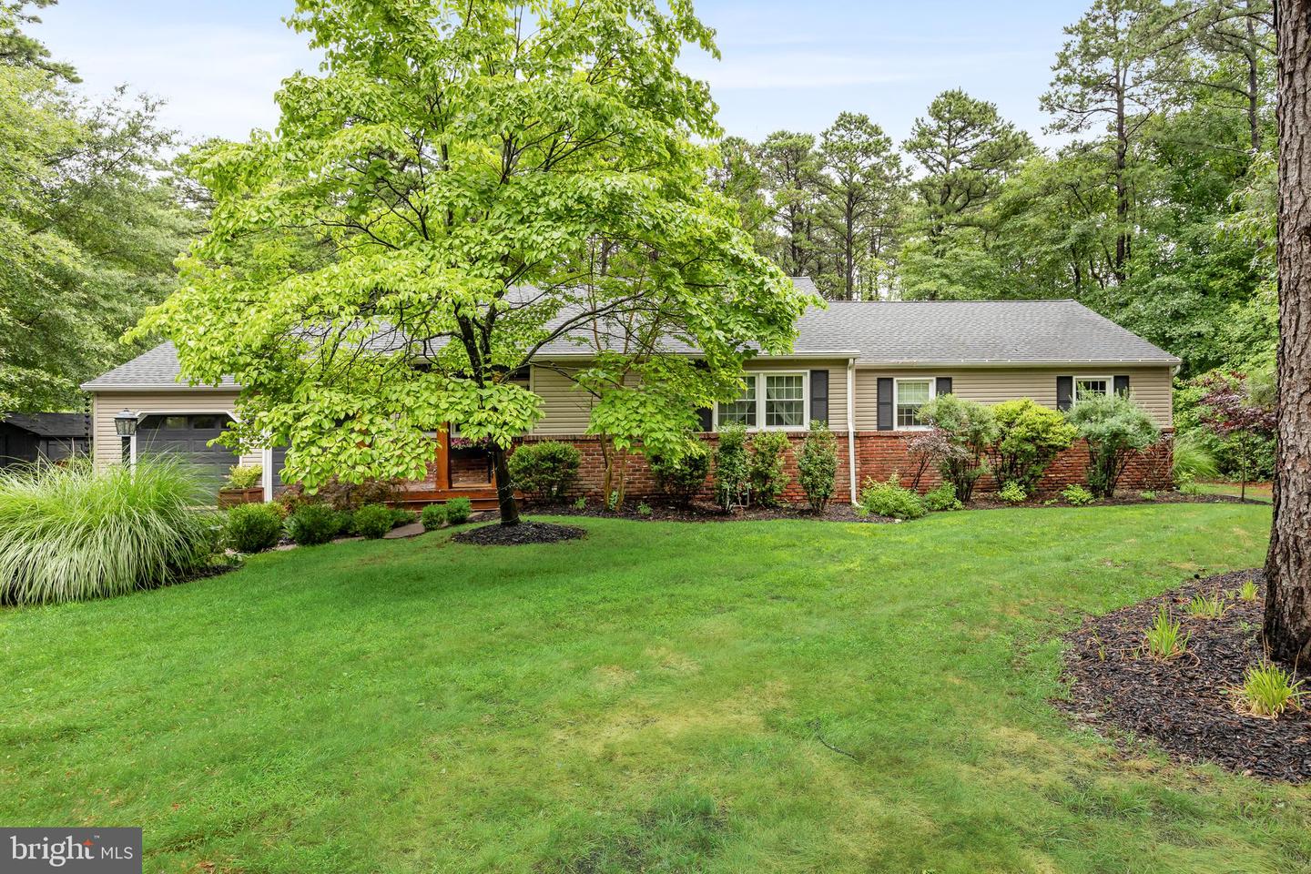 18 SHERWOOD DR