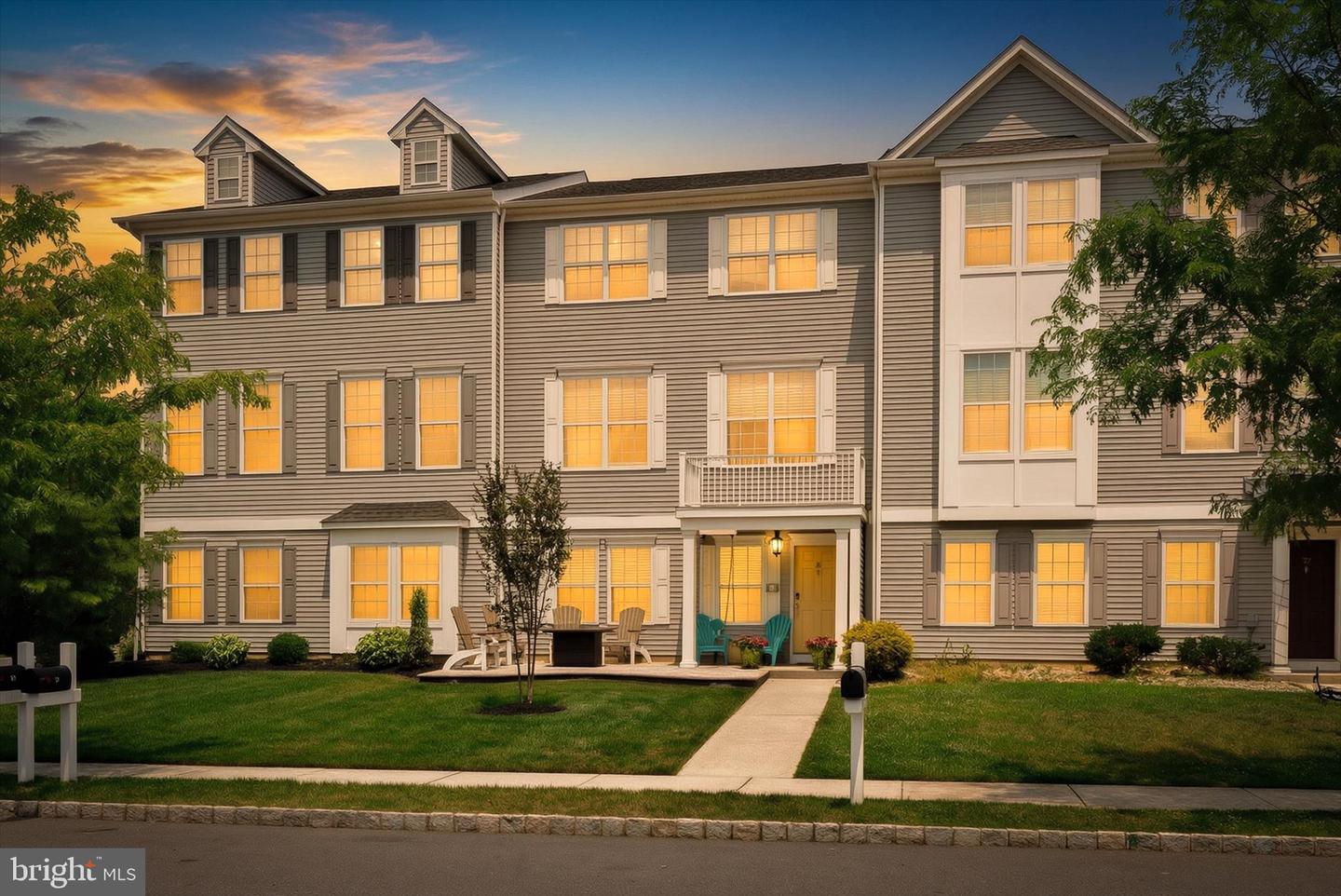 30 MOUNTIE LN