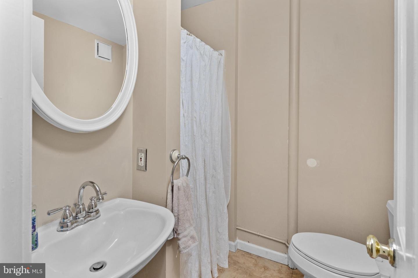 340 E Union St Property Photo 15