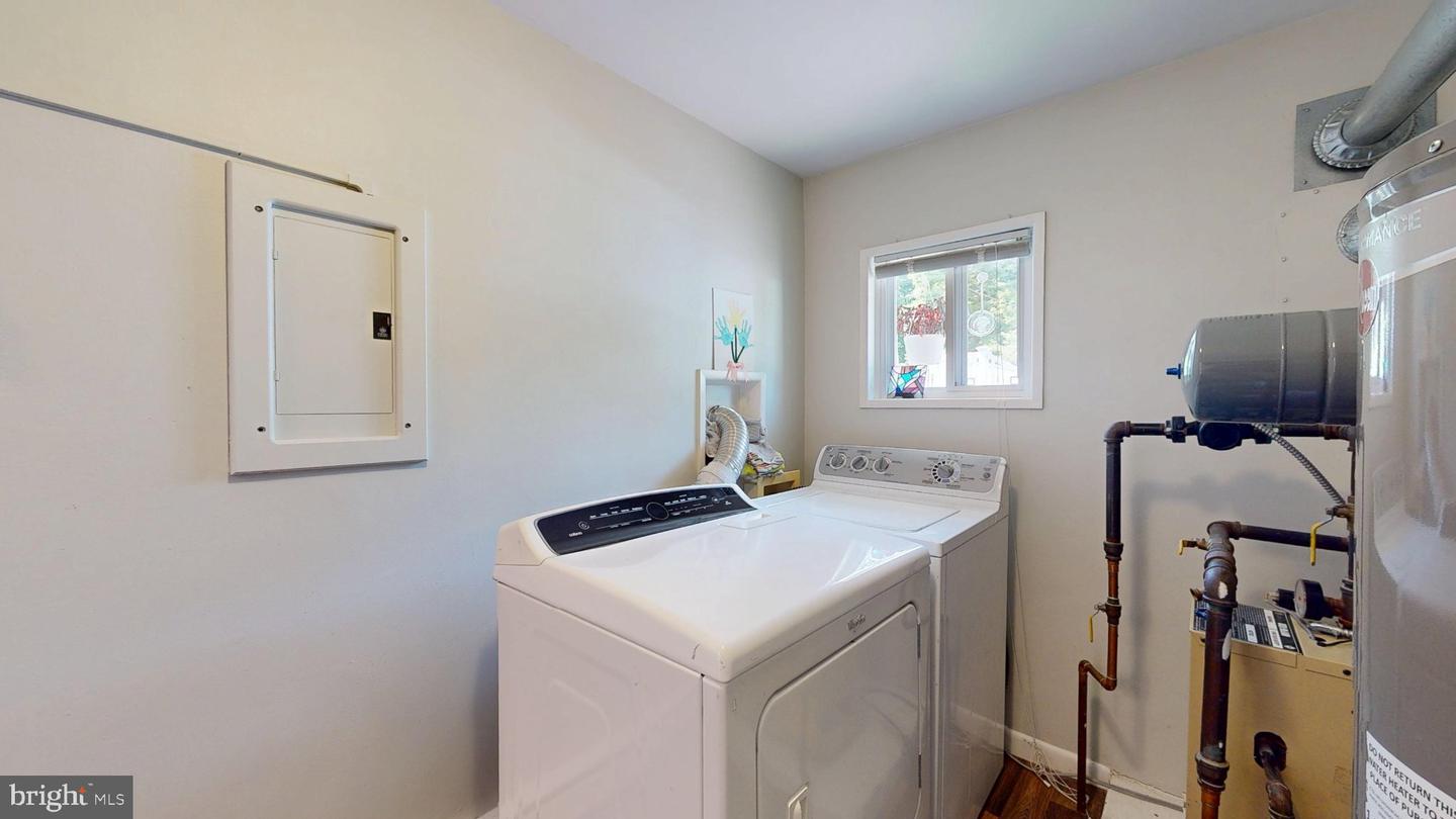 147 W Hampton St Property Photo 17