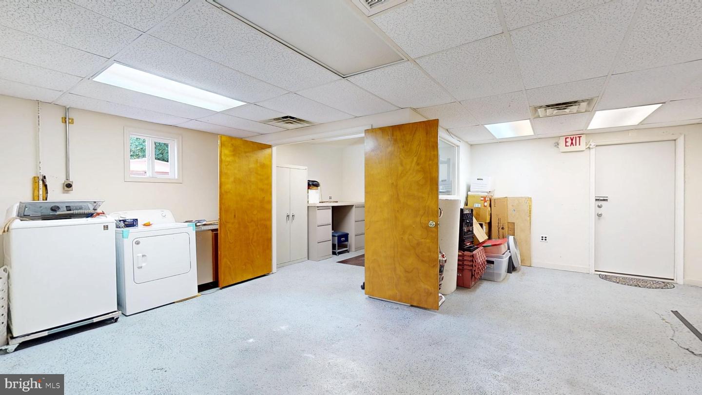 147 W Hampton St Property Photo 40