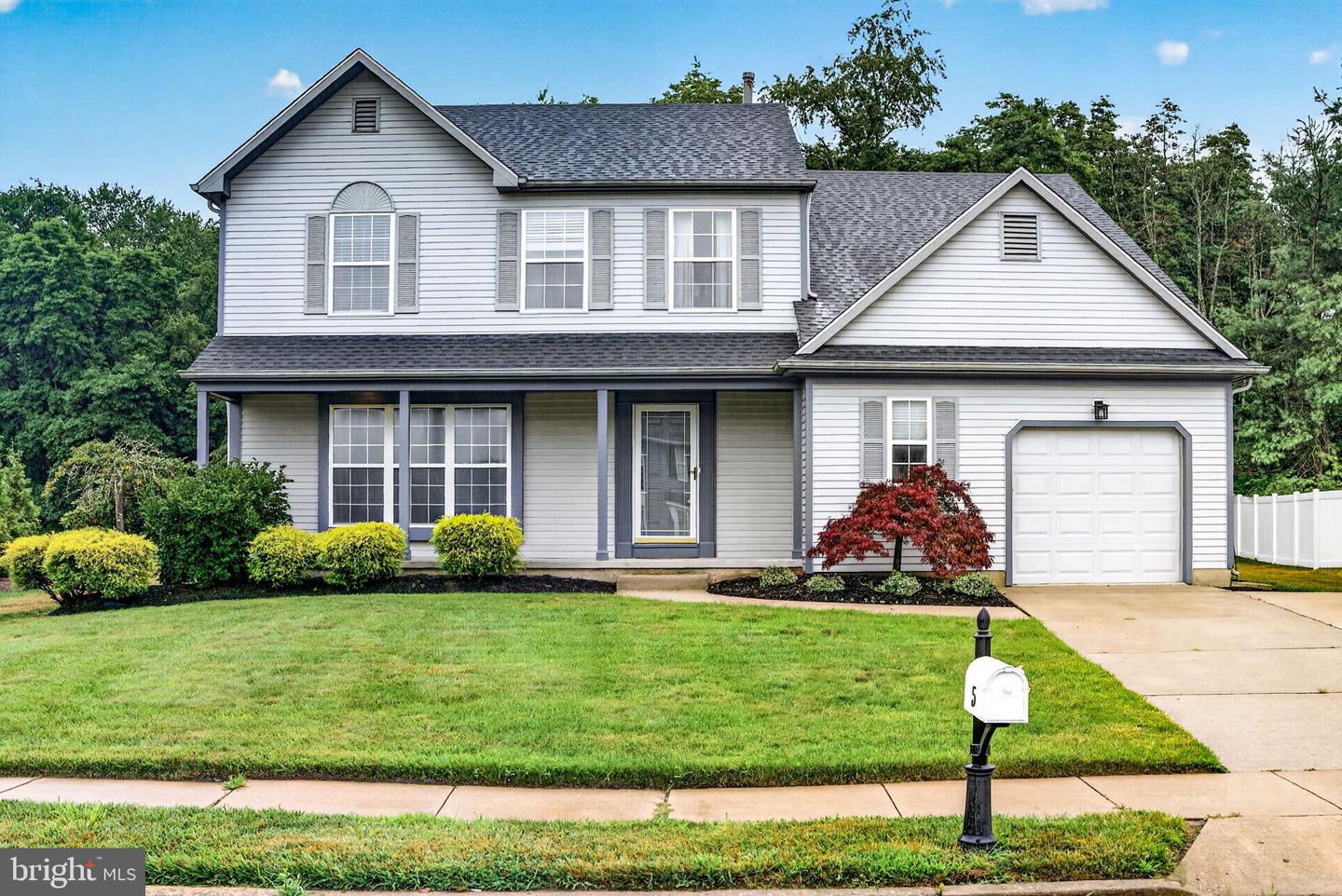 5 Elkins Ln Property Photo 1