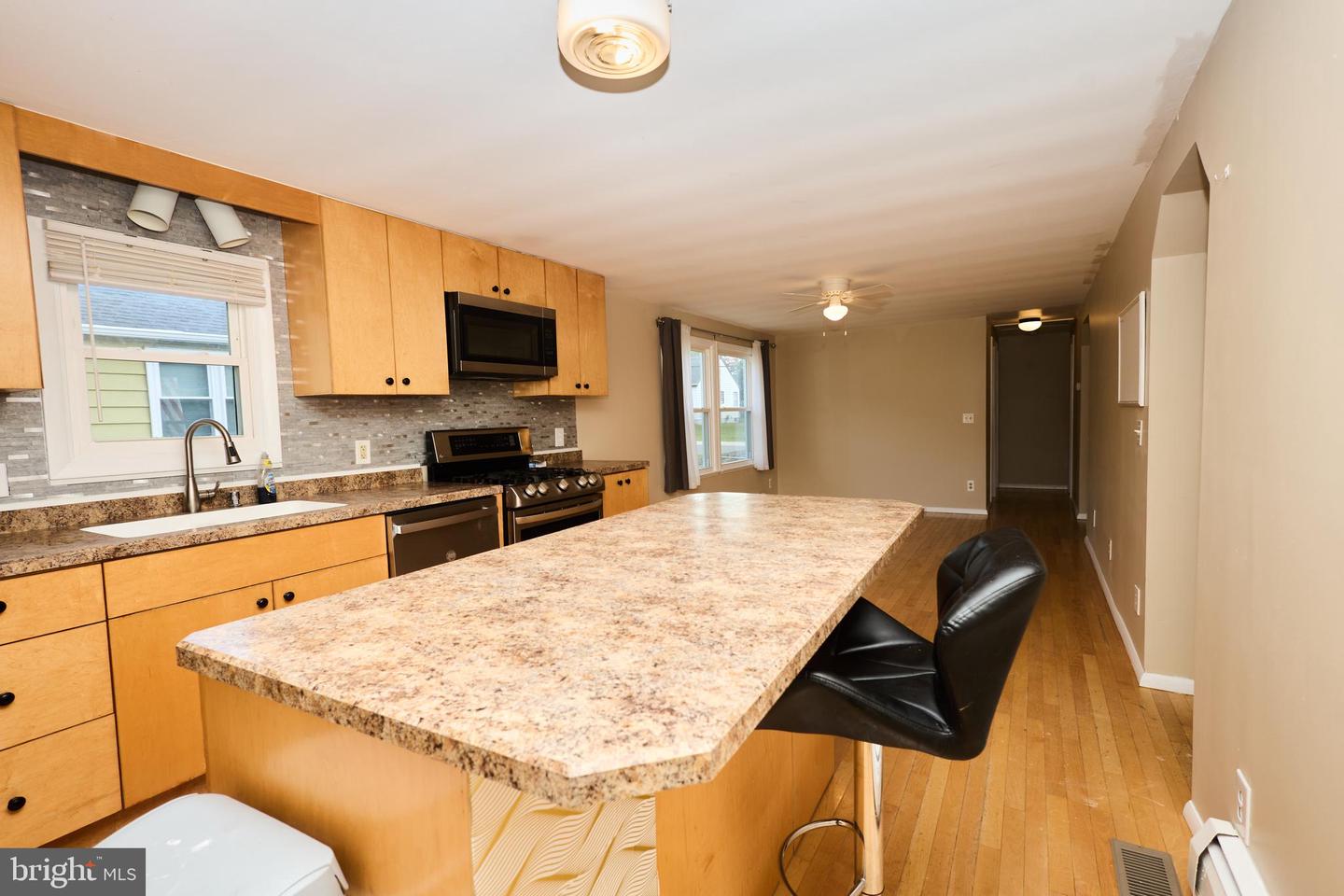 111 N Hunterdon Ave Property Photo 5
