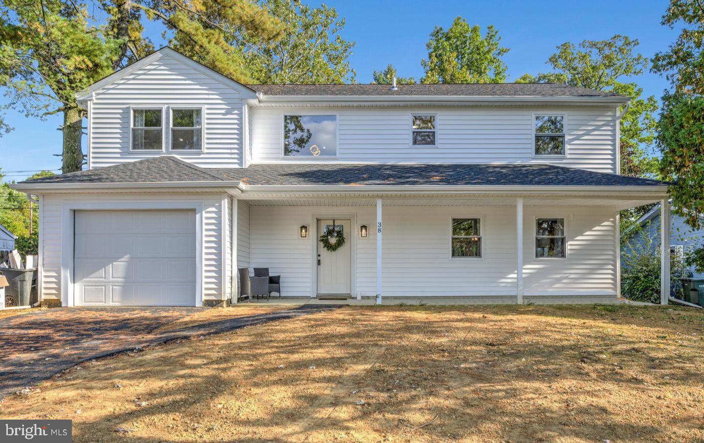 38 Pinafore Ln Property Photo 1
