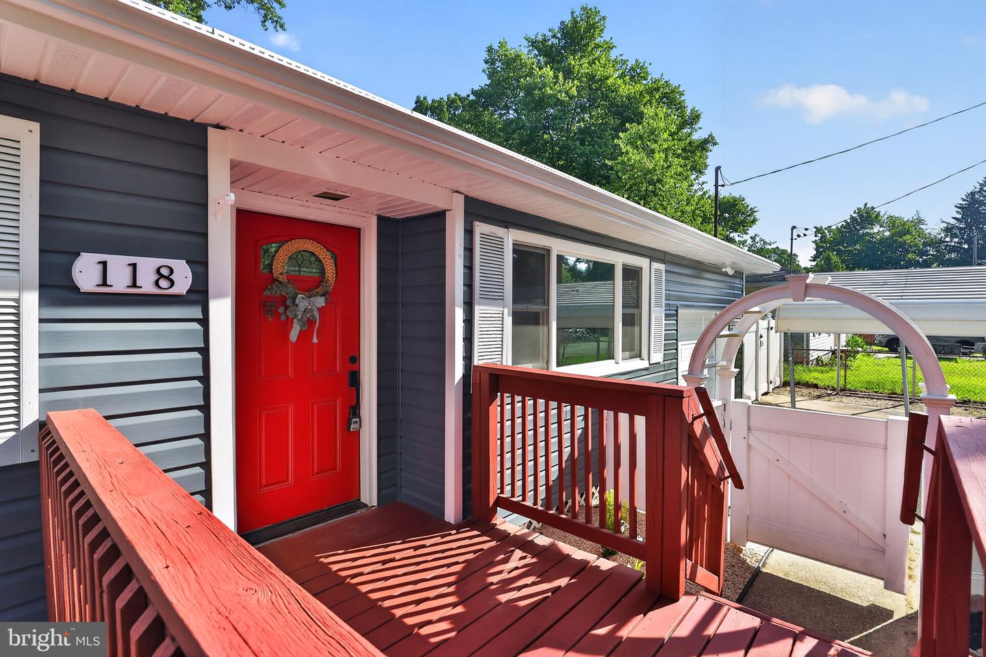 118 Carlisle St Property Photo 1