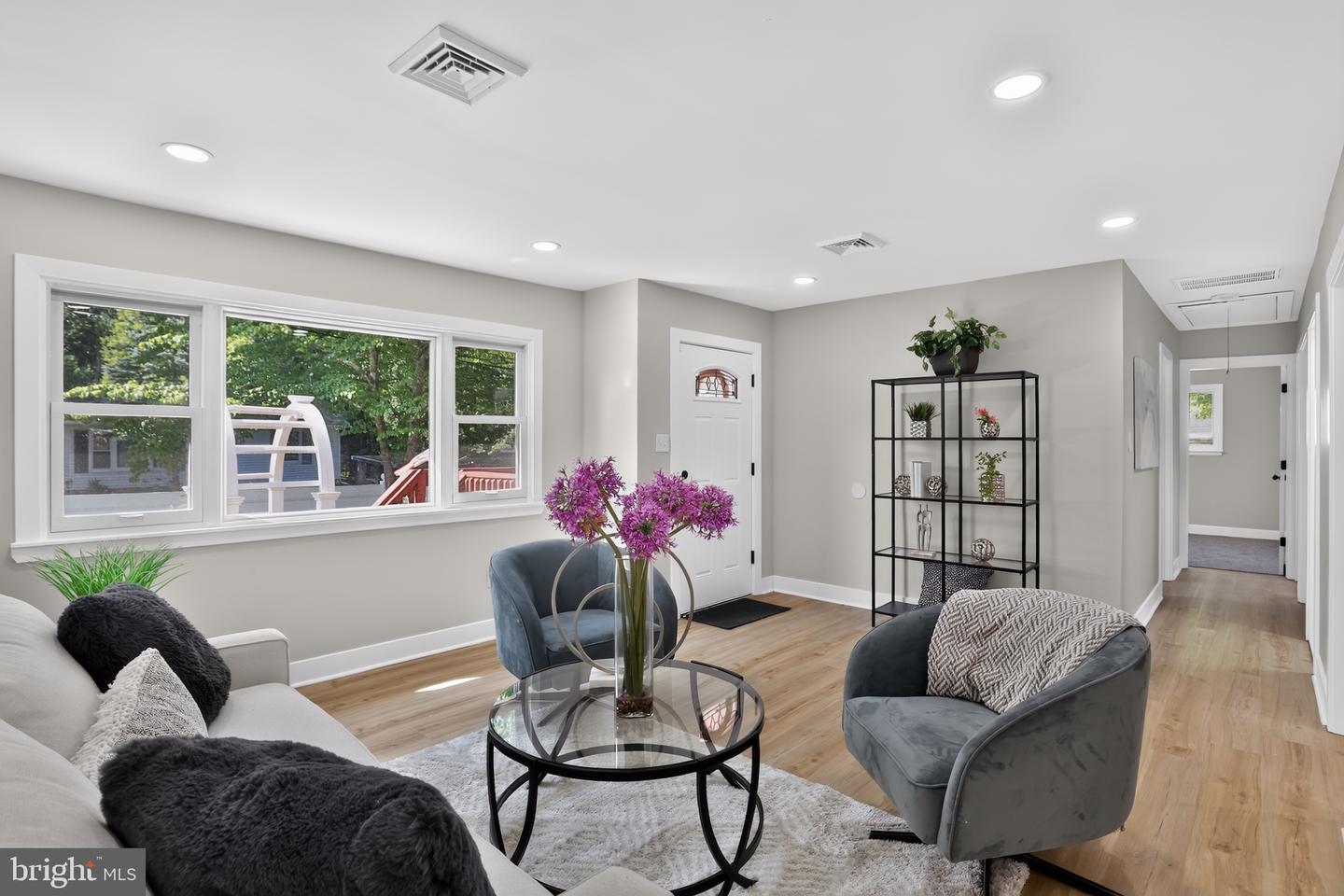 118 Carlisle St Property Photo 3