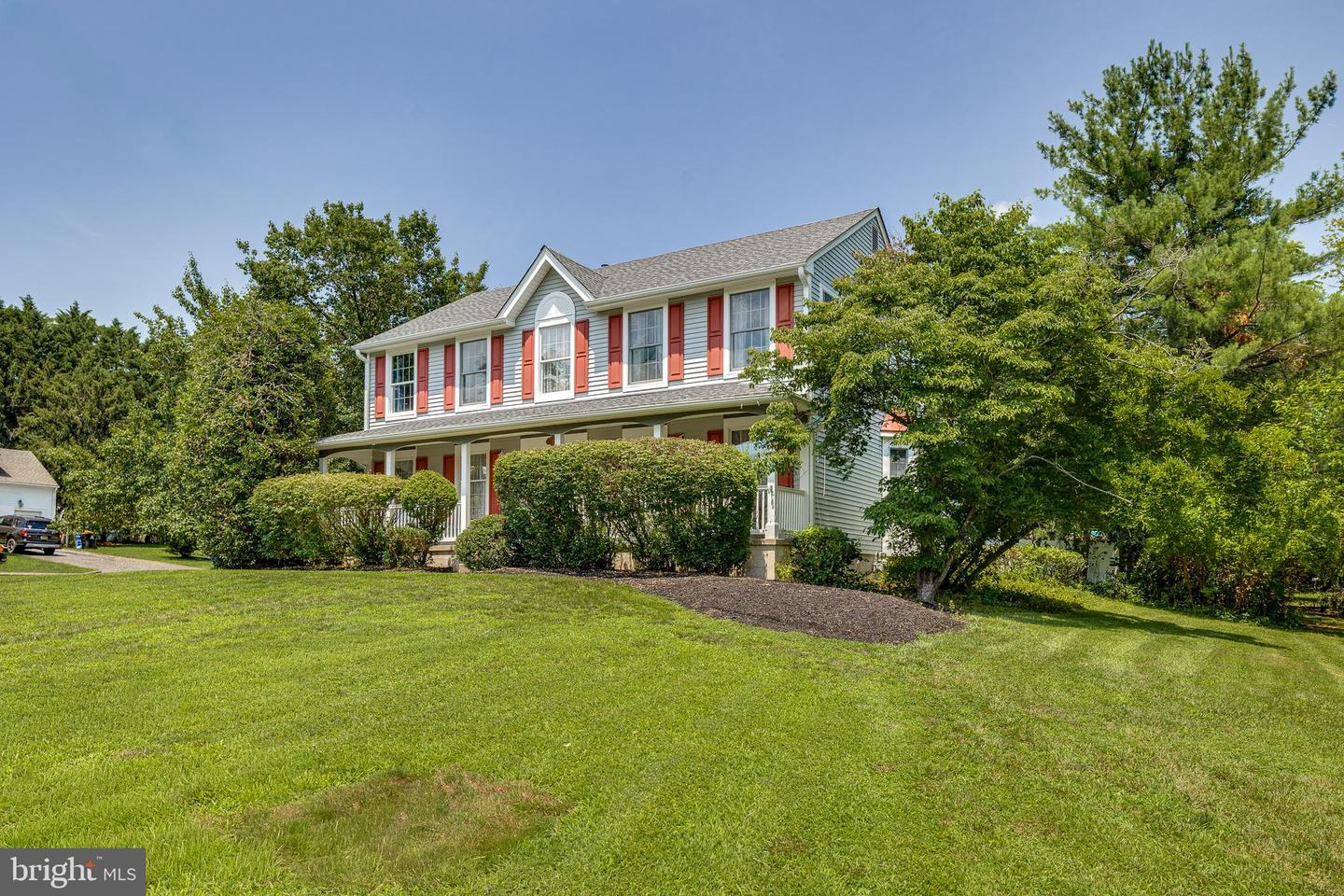 97 Branch St Property Photo 3