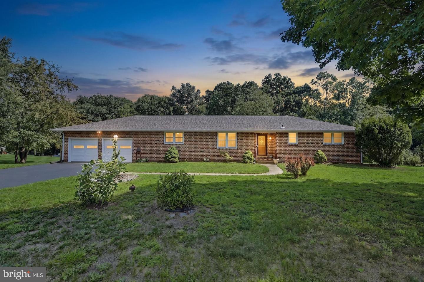2048 Bustleton Rd Property Photo 1