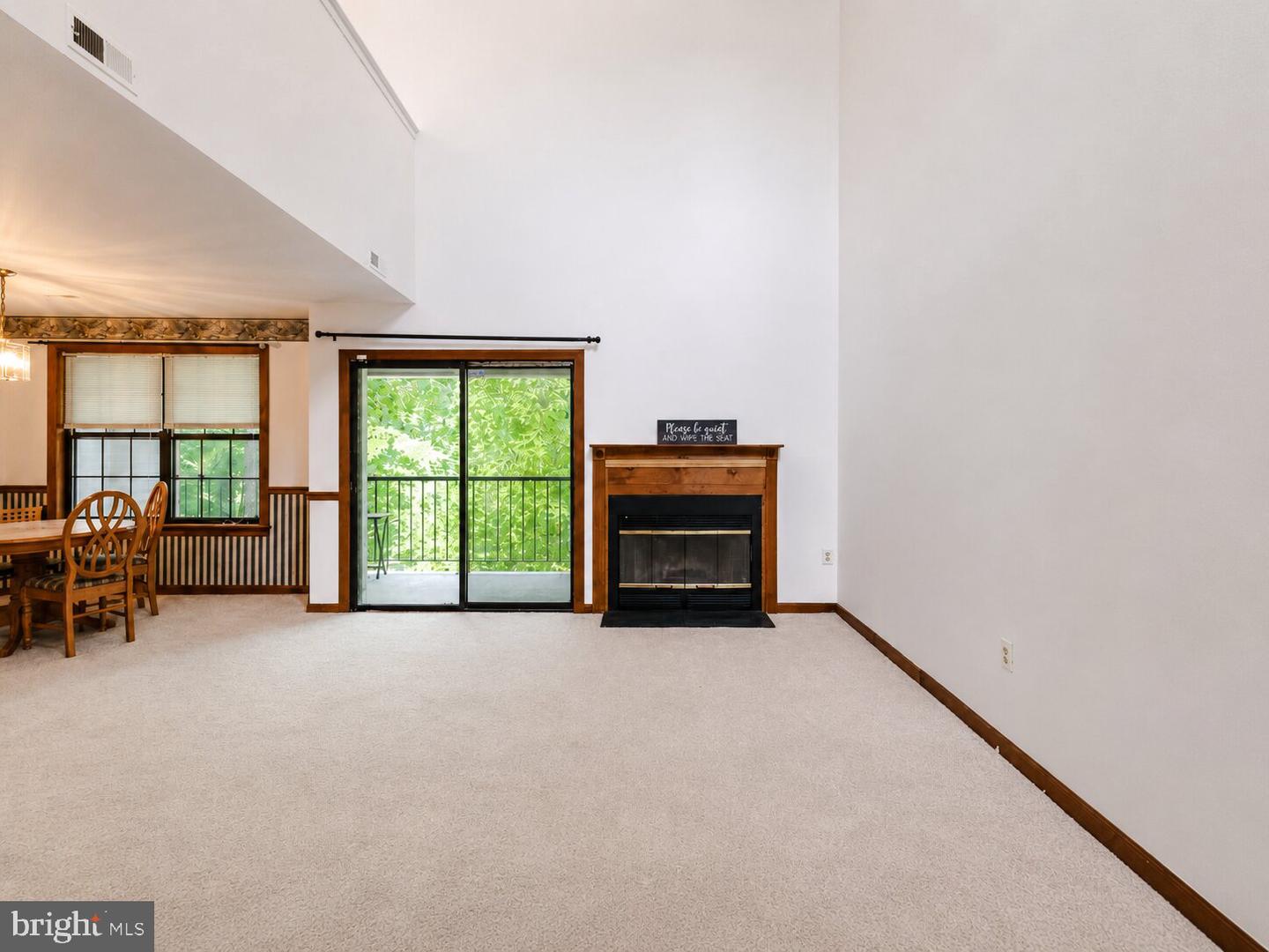 19 Summit Ct Property Photo 6