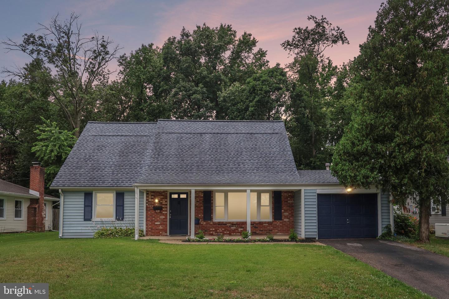 86 E River Dr Property Photo 45