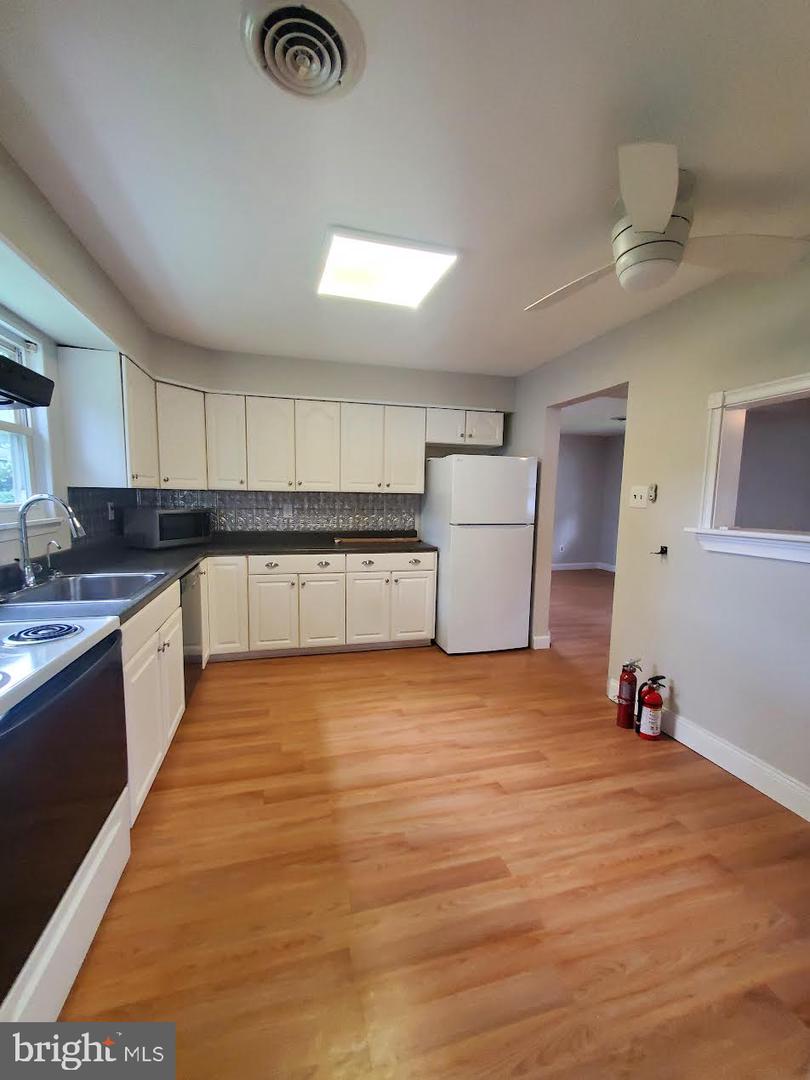 261 Garden Ave Property Photo 3