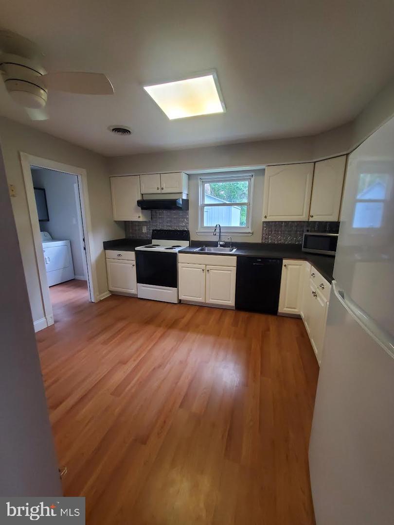 261 Garden Ave Property Photo 4