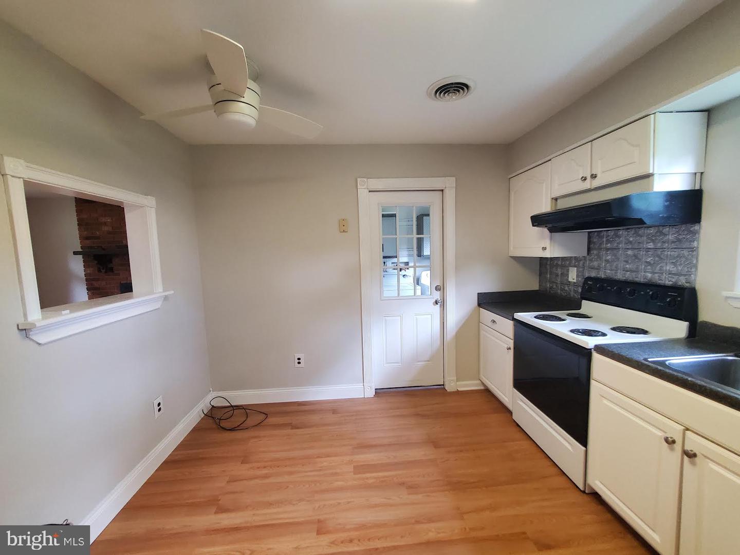261 Garden Ave Property Photo 5