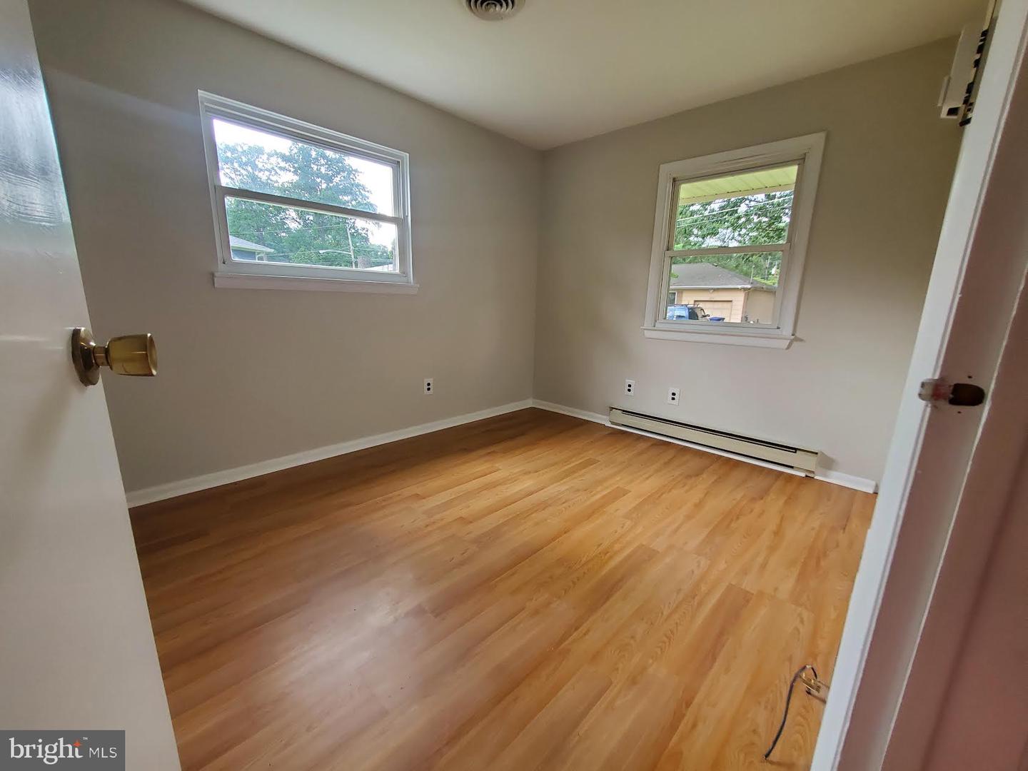 261 Garden Ave Property Photo 9