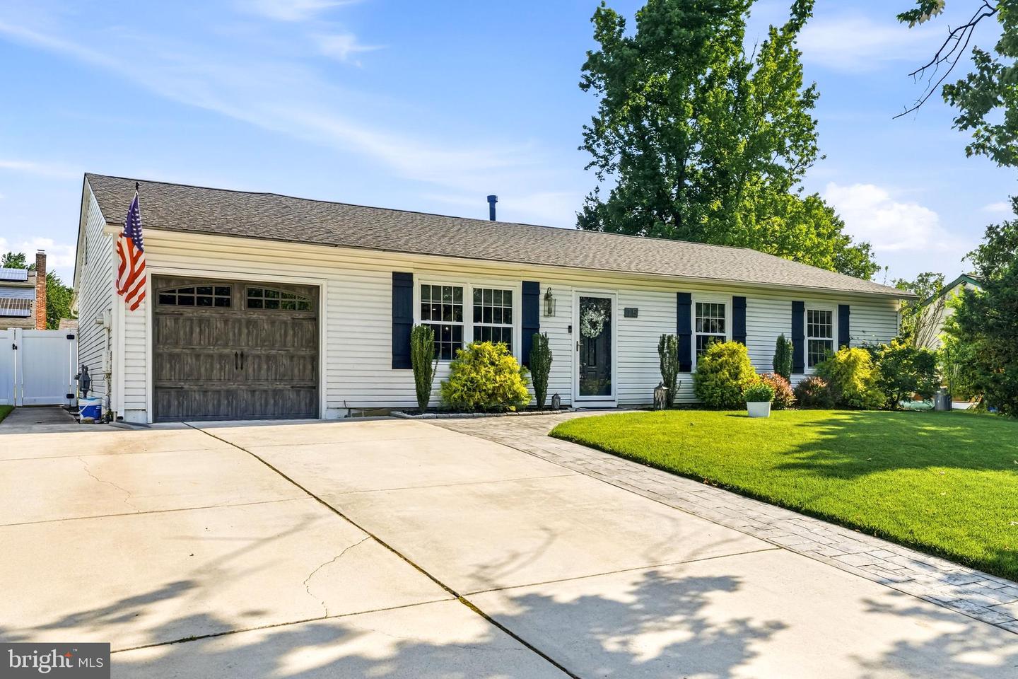 15 Grayburn Dr Property Photo 1